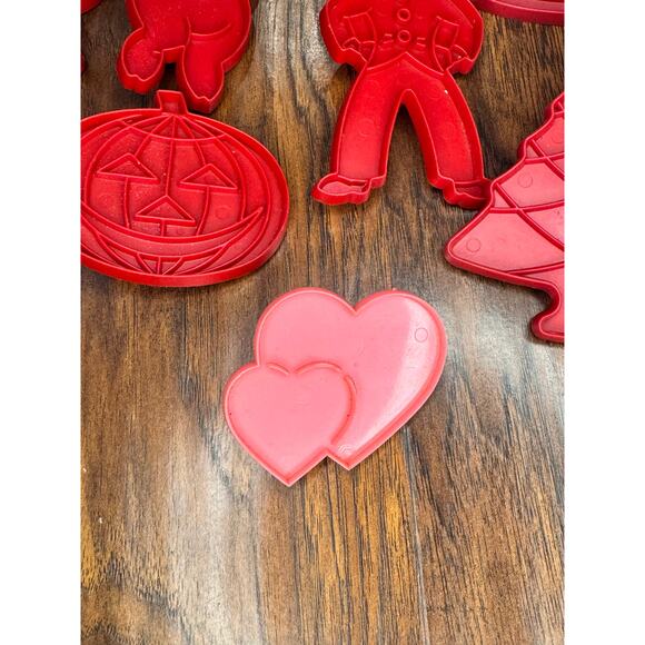 VTG 1970s Tupperwear Complete Set +1 Holiday Cookie design stamp cutters - Picture 3 of 5